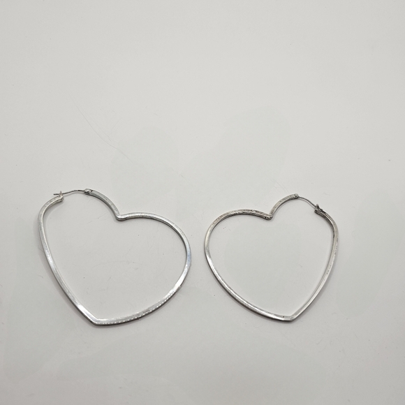 ⭐️40% Off⭐️ Steel by Design Flat Heart Hoop Earrings - Picture 2 of 5